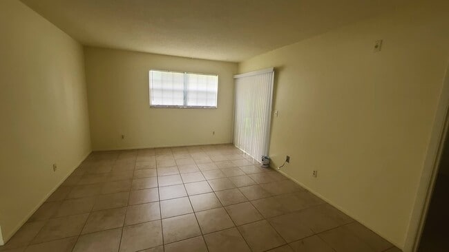 Photo - 454 Fairways Cir