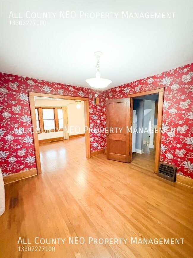 Photo - 1051 Brown St