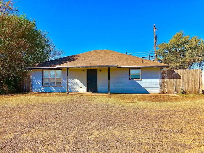 Building Photo - 413 Dowden Rd