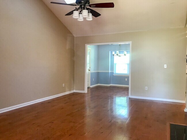 Photo - 2916 Norwood Dr