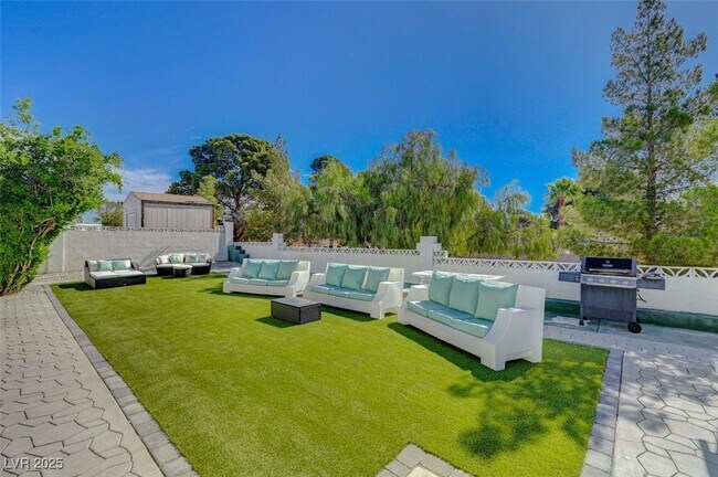 Building Photo - 5248 Rambling Rd