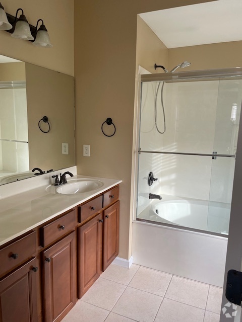 Building Photo - 5100 Tesson Gardens Ct Unit 2B Rental