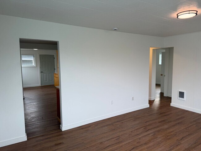 Photo - Updated 3 bedroom, 1 bath house in Creswell!