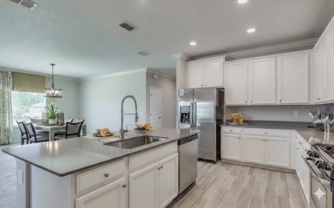 Photo - 1437 Lachlan Cir