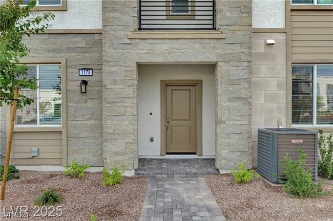 Photo - 1175 Heliodor Ave