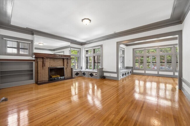 Photo - 717 W Junior Terrace Unit 1