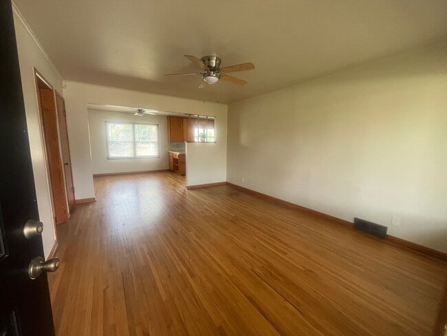 Photo - Midtown bungalow, beautiful hard wood floors, lots of natural light.