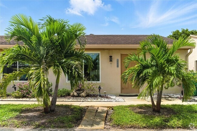 Building Photo - 8041 SW 20th Pl Rental