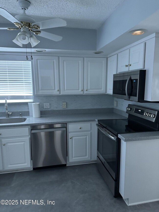 Photo - 6192 Duclay Forest Dr S