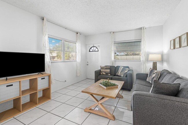 Photo - 262 SE 9th Ave