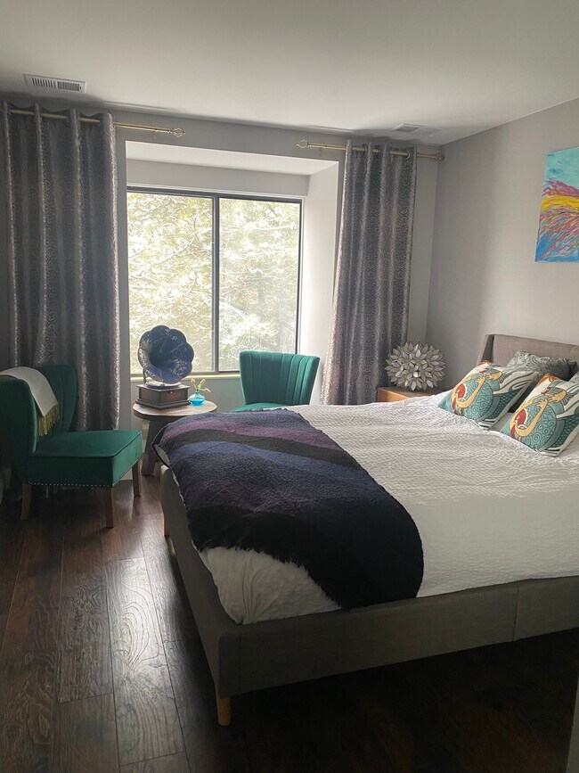 Guest bedroom - 755 Golf Ln Unit 755
