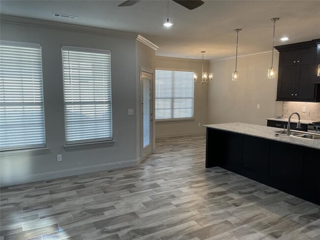 Photo - 204 Vicks Cir