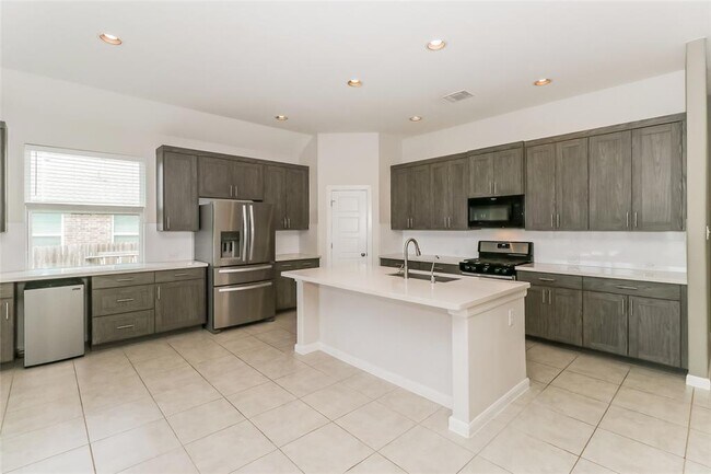 Photo - 115 Breakwater Dr