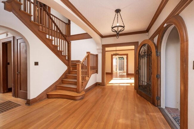 Photo - 850 Edgewood Rd