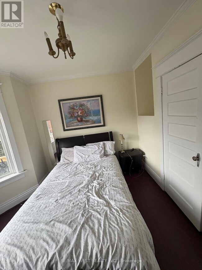 Photo - 87 Medland Crescent