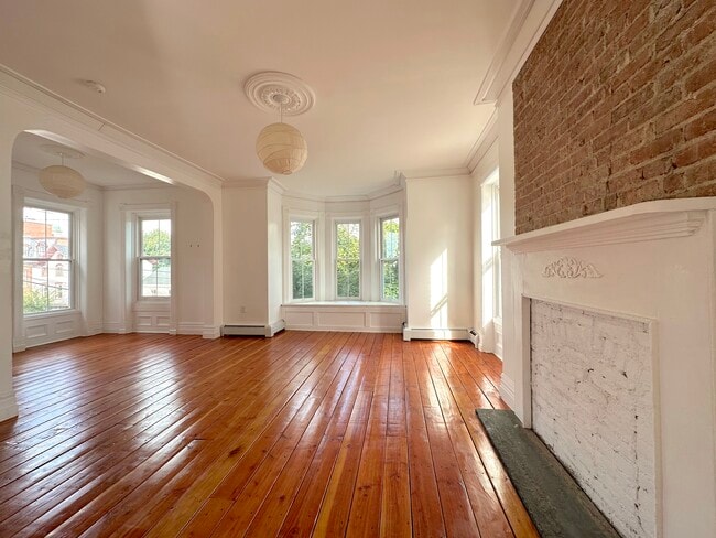 Building Photo - 197 Liberty St Unit #2