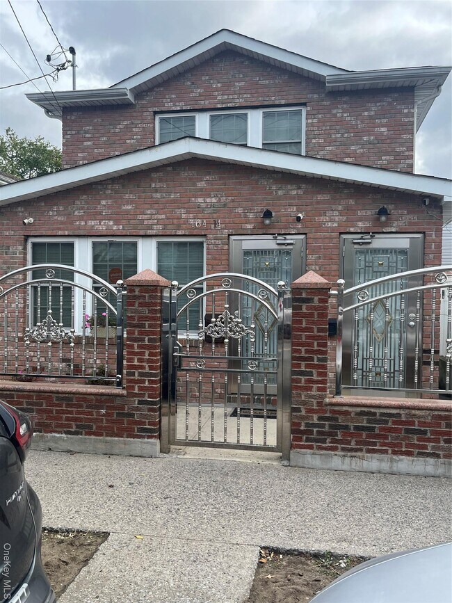 Building Photo - 164-14 115th Ave