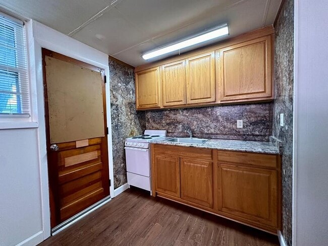 Photo - 816 6th St