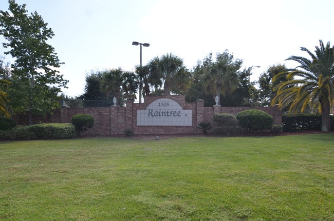 Raintree Apartments - Raintree Apartments