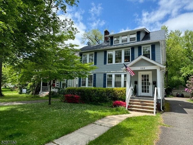 Building Photo - 226 Park St