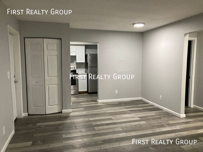 Photo - 305 N Broadway-#7 Unidad #7