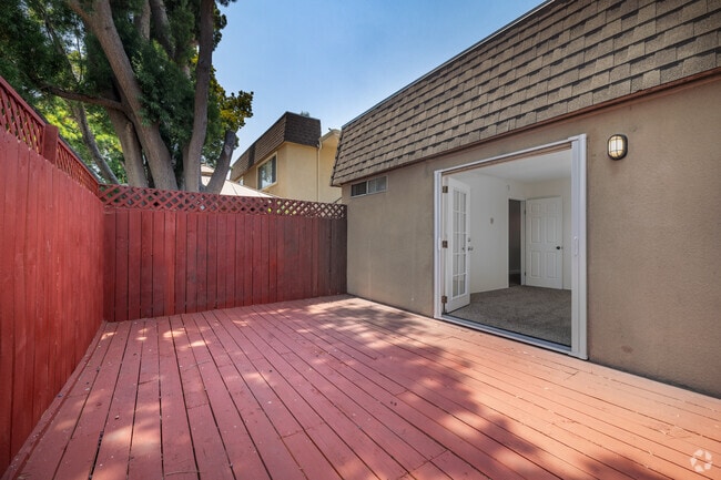 1BR, 1BA - 600SF - Patio