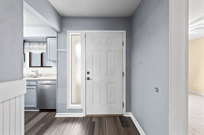 Photo - IDEAL LOCATION!