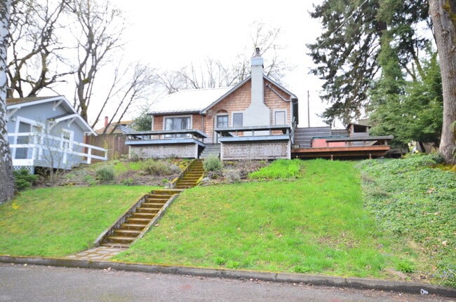 Building Photo - 1007 Montello Ave Rental