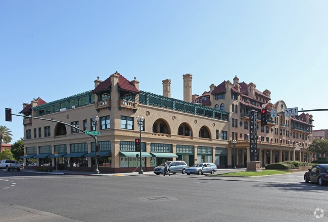 Hotel Stockton Apartments