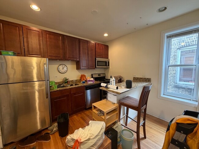 Building Photo - 4621 N Rockwell St Unit 3