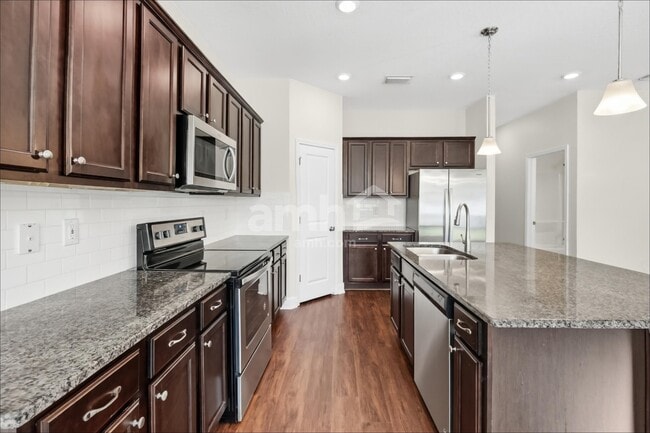 4335 Reisswood Lp