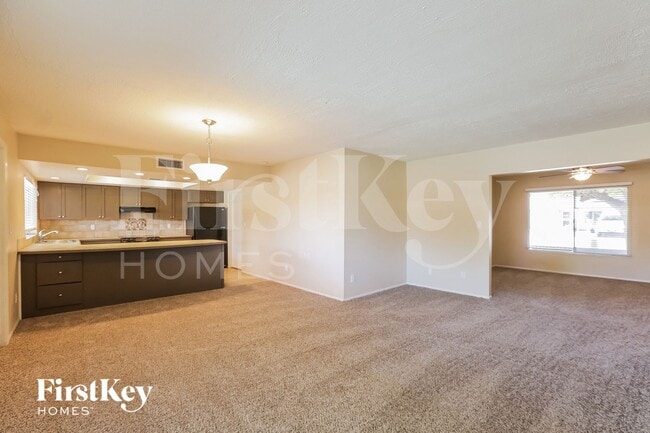 Photo - 10612 N 47th Dr