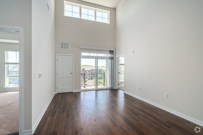 2BR, 2BA - 1,078SF - Living Room