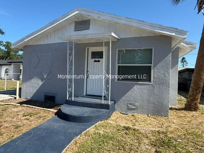 Photo - Beautiful 3/2 Home by the water!! READY NOW!