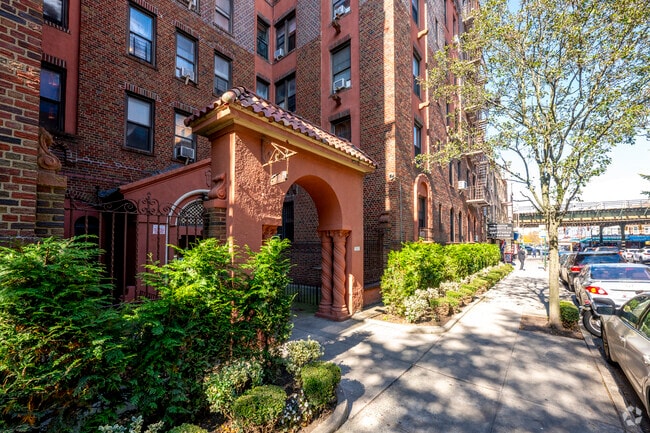 Photo - 3100 Brighton 3rd