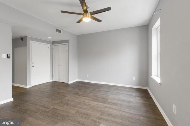 Photo - 160 Richmond St Unit 3