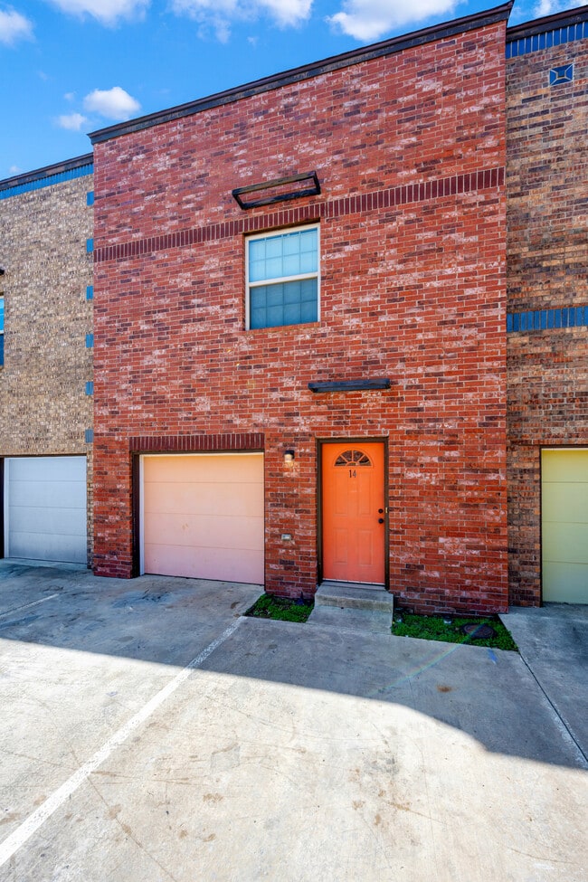 Photo - 14 NE 7th St