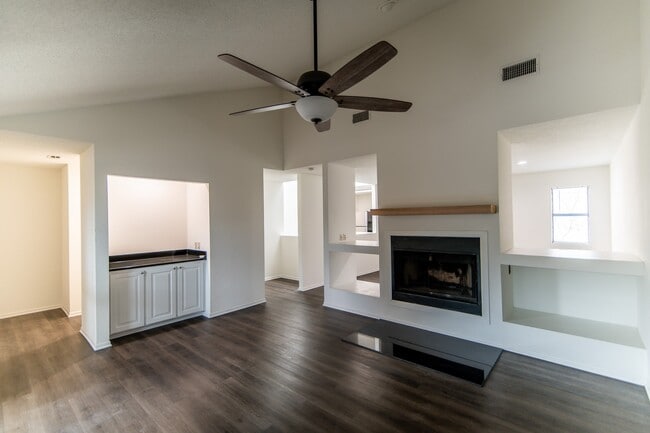 Photo - 1507 Wimbledon Dr