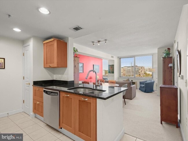 Photo - 2451 Midtown Ave Unidad 801