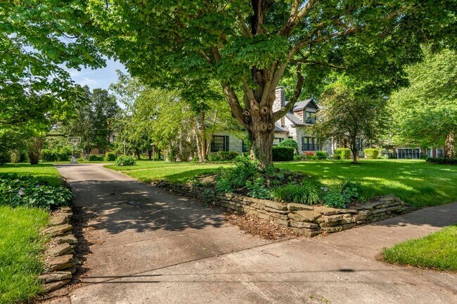 Photo - Beautiful 4 bedroom home in University Heights! Don't miss this one!