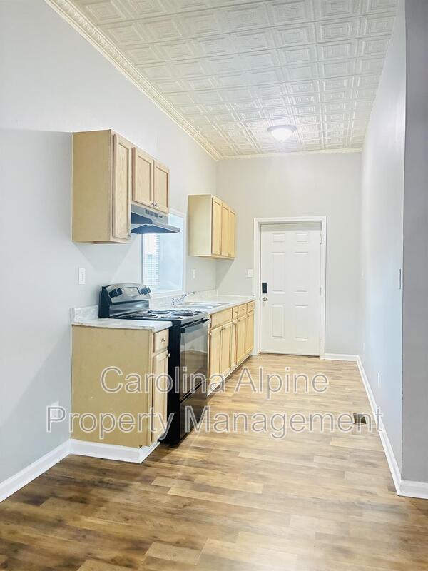 Photo - 401 S Gray St