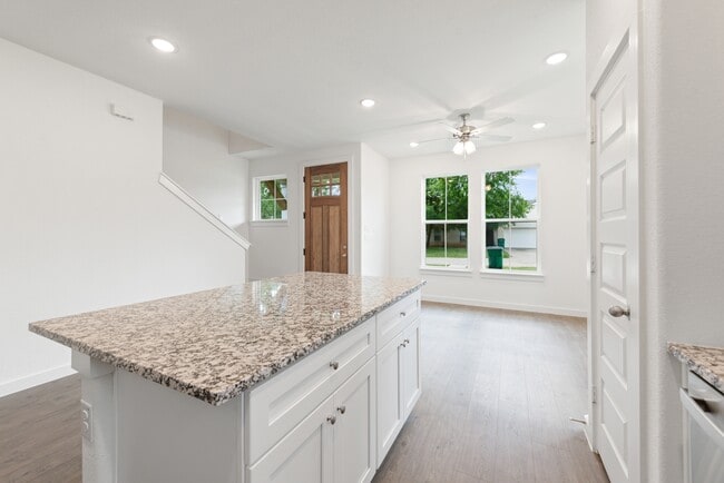 Photo - 1226 Elm Ct