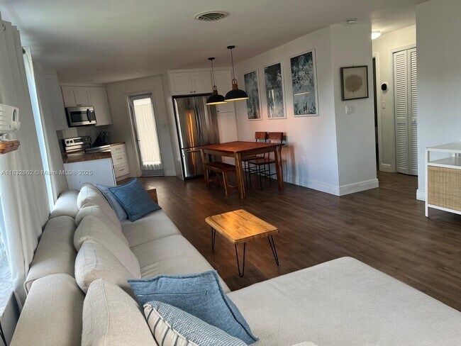 Photo - 1501 SW 3rd Ave Apartment Unit B