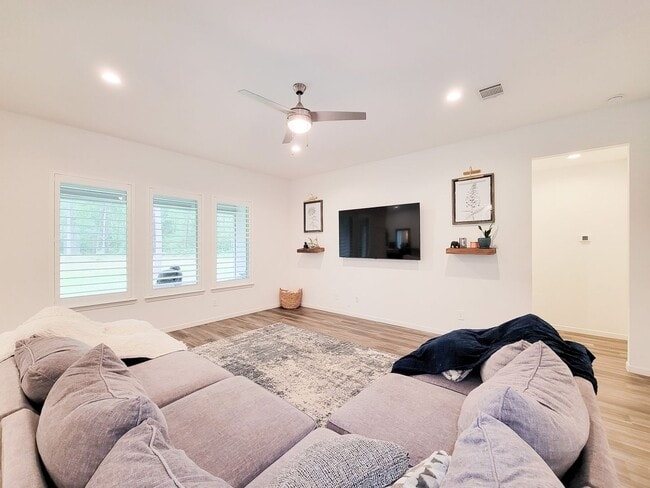 Photo - 129 Jim Hall Ln