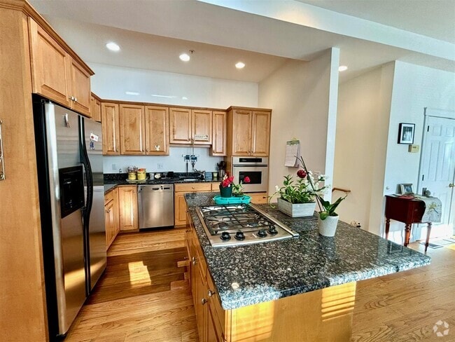 Building Photo - 39 Inman St Unit 1 Rental