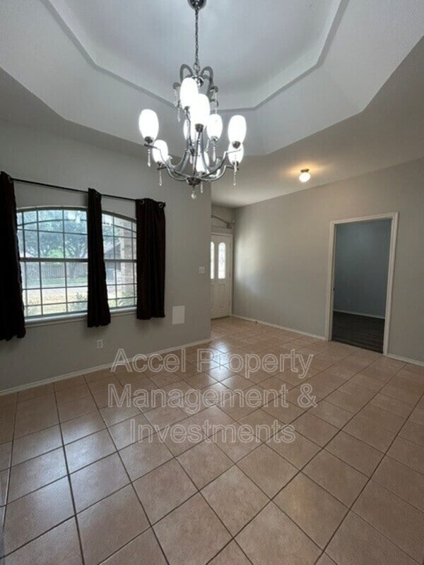 Photo - 214 W 17th St