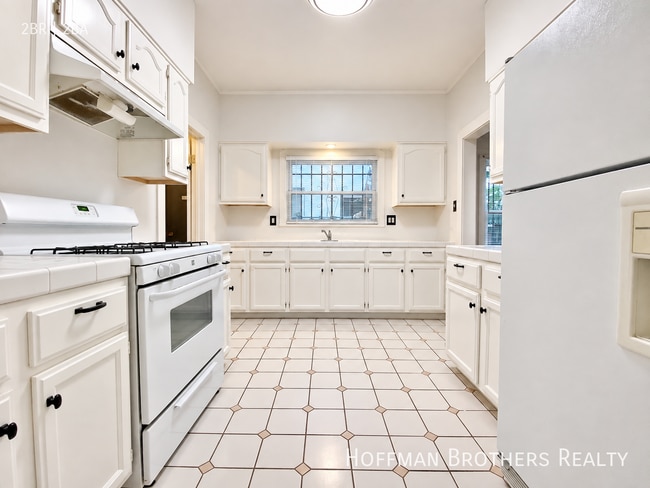506 N Genesee Ave