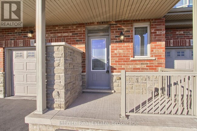 Photo - 380 Lake St