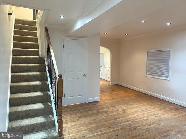 Photo - 5342 James Pl NE