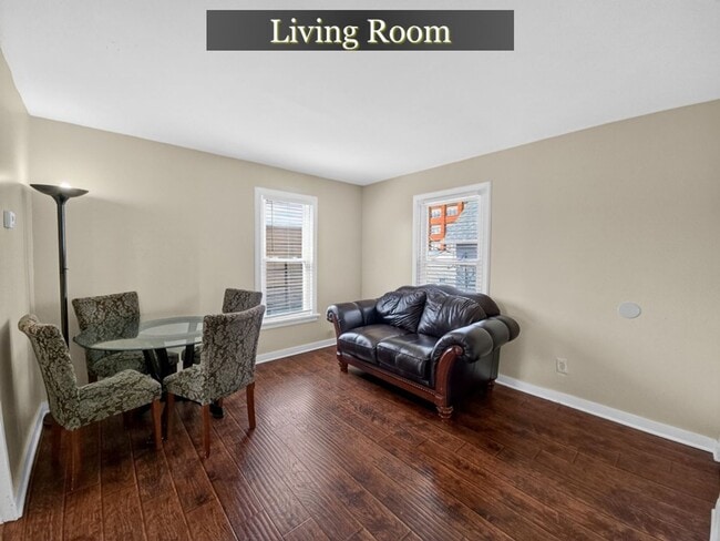 Building Photo - RF: 1157-1159 E. Main Unit #2